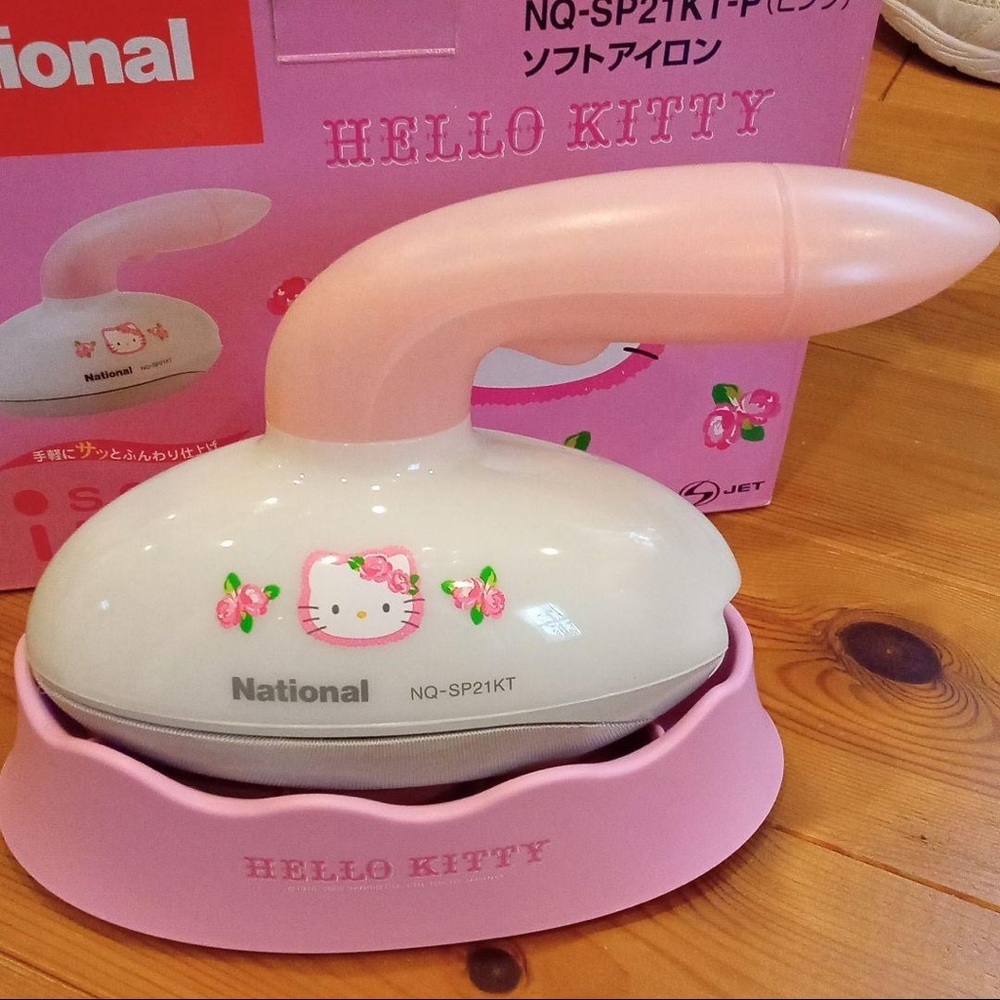 Sanrio hello kitty steam iron